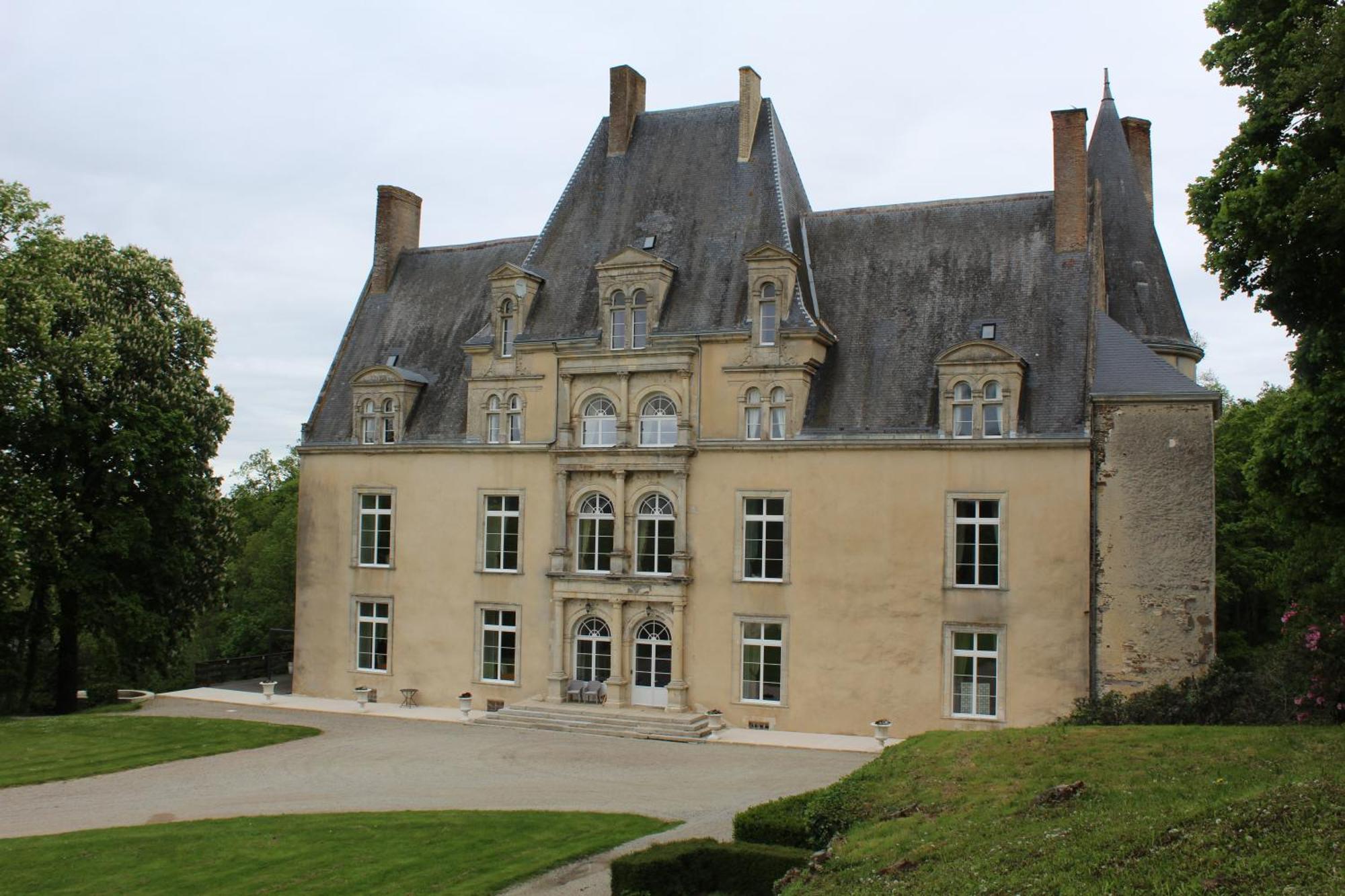 Chateau De La Lucaziere Mont-Saint-Jean  Exterior foto