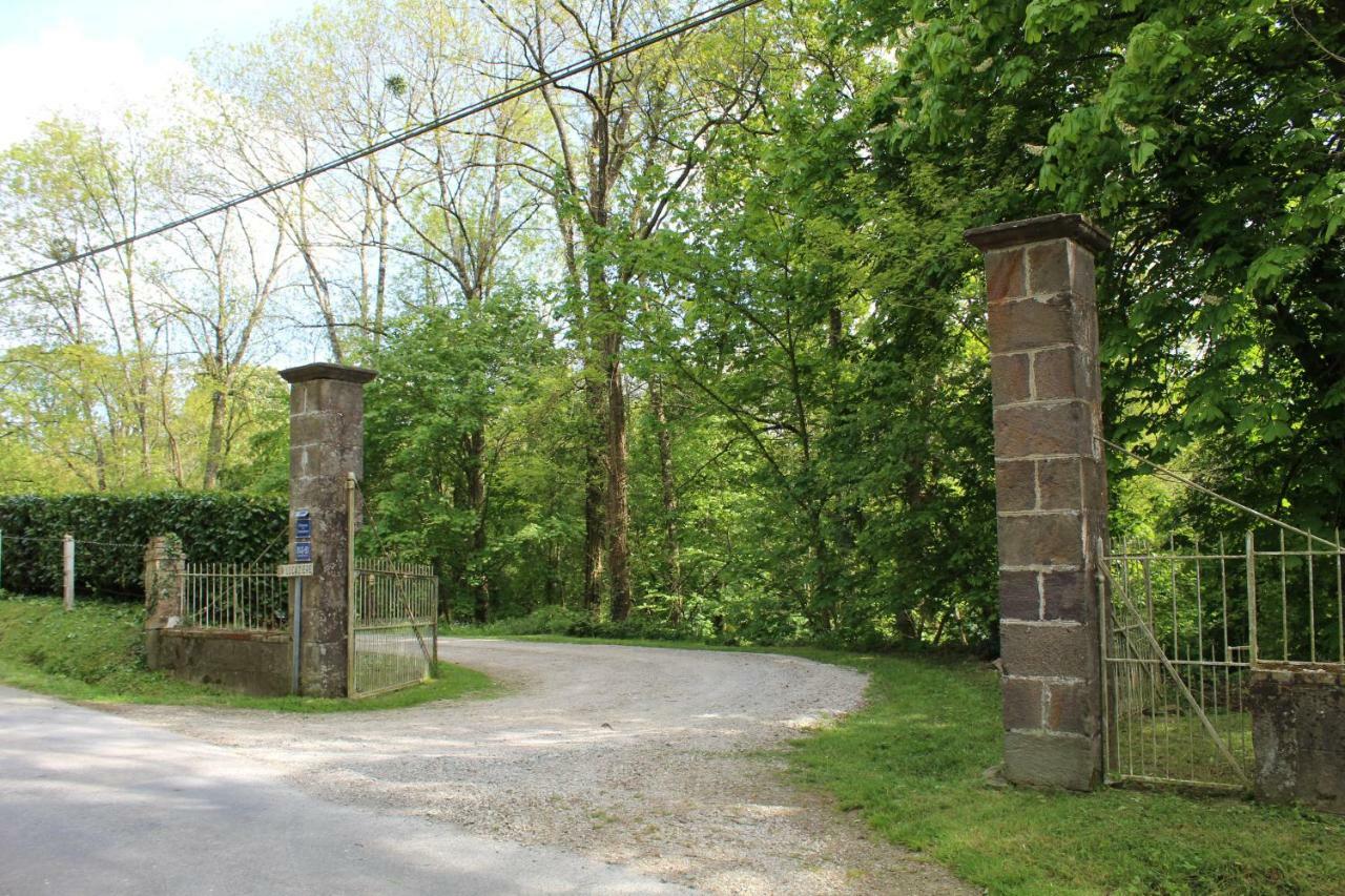 Chateau De La Lucaziere Mont-Saint-Jean  Exterior foto